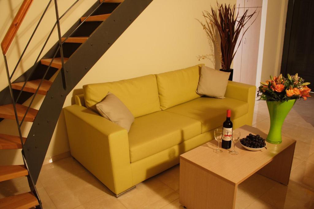 Eleana Boutique & Blue Infinity 3*